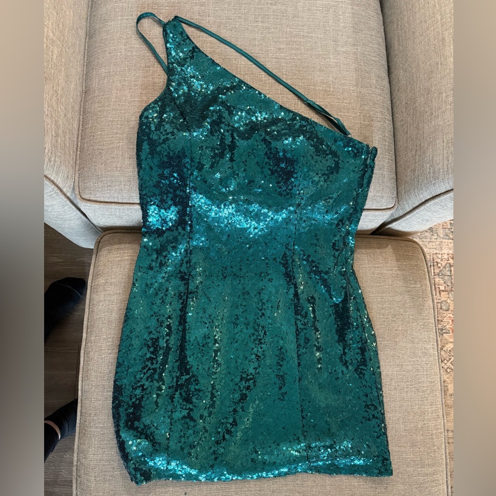Lulus Emerald Green Sequin Asymmetrical Dress - Size L - Perfect for holidays